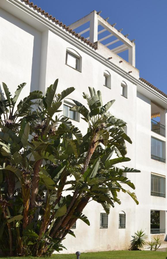 Luxury Garden Apartment - Walking Distance To The Sea Sitio de Calahonda Exterior photo