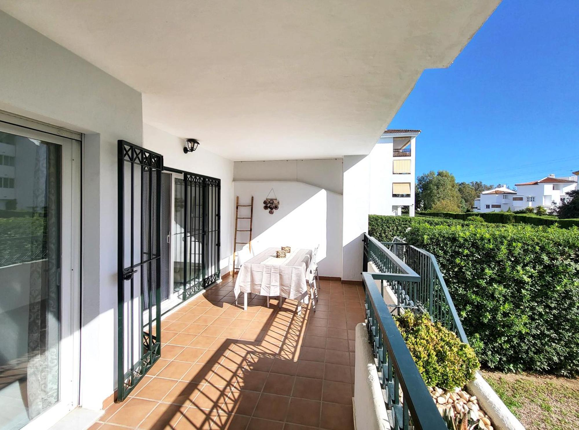 Luxury Garden Apartment - Walking Distance To The Sea Sitio de Calahonda Exterior photo